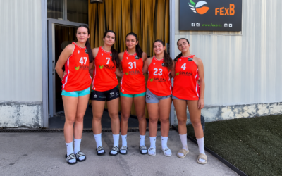 Cinco cadetes del Sagrado Cáceres CB, en el inicio de la preparación de la selección extremeña femenina